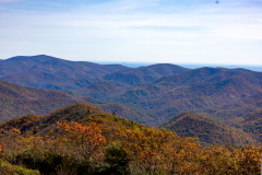 Autumn overtakes mountains